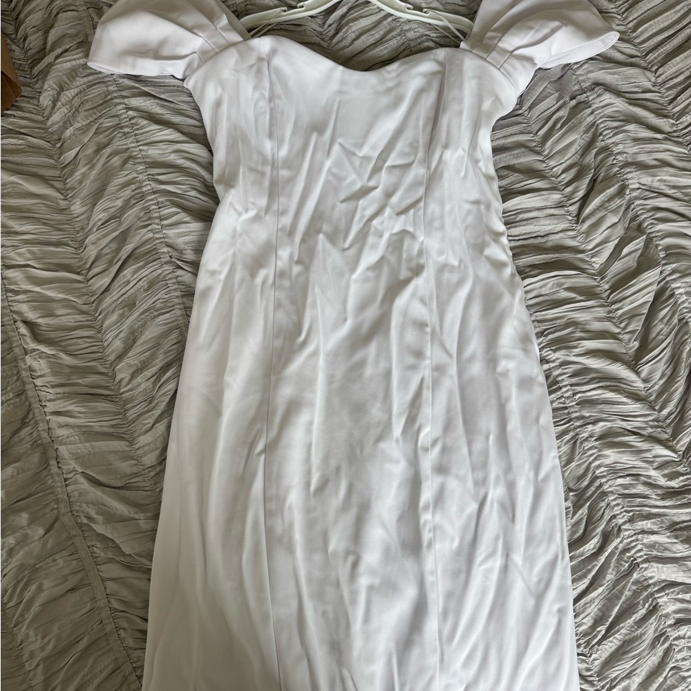 Abercrombie & Fitch Elegant White Garment